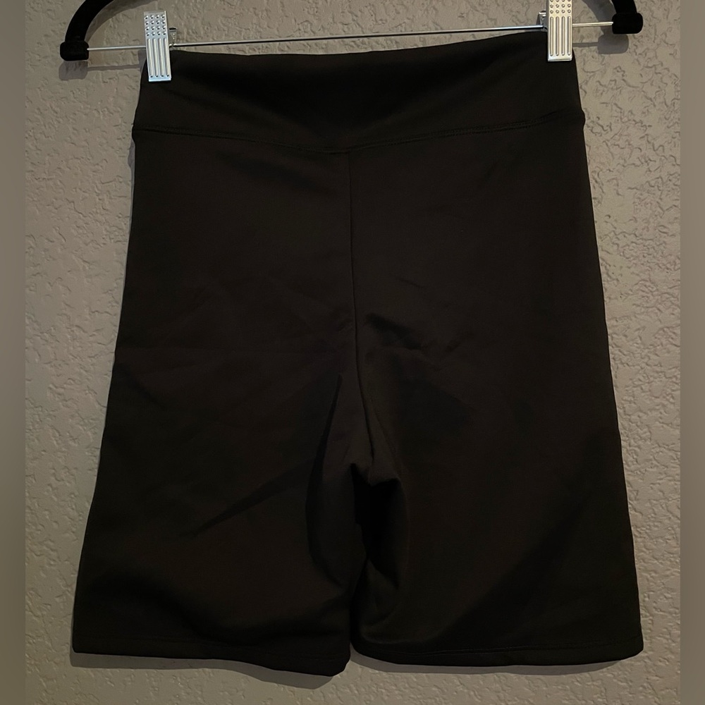 NWOT Good American Sculpt  Biker Shorts in Black Size M - Picture 2 of 6